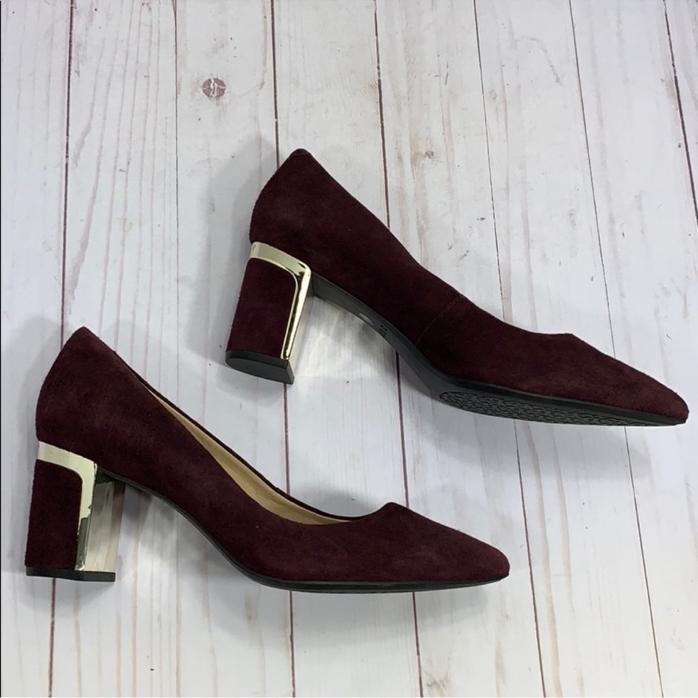 DKNY deep plumb block heeled pumps